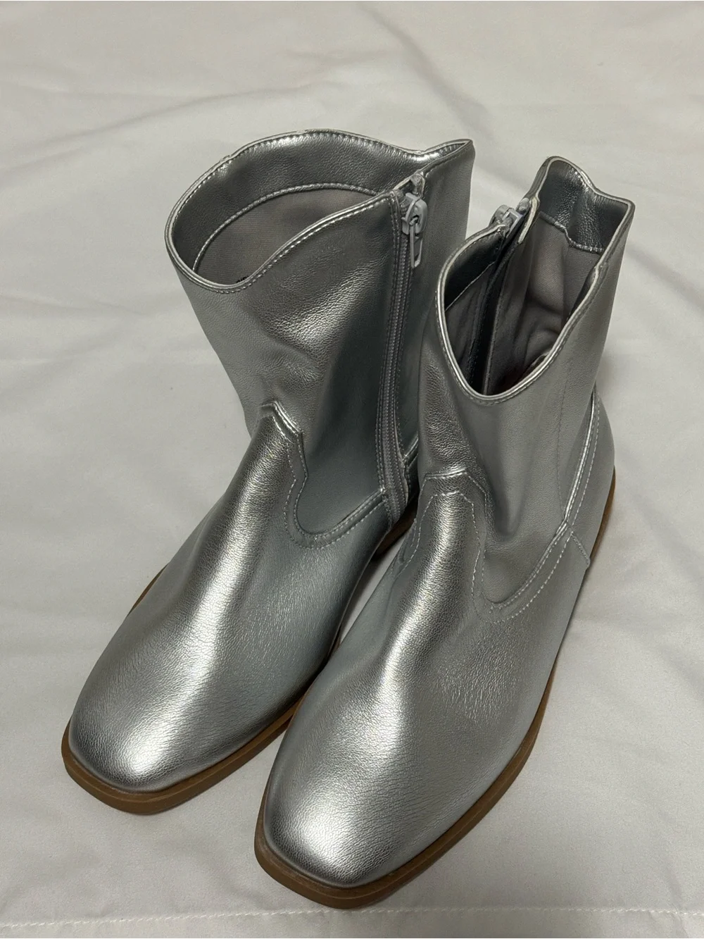 DV by Dolce Vita Kids Metallic Silver Western Boots with Zipper Size 4